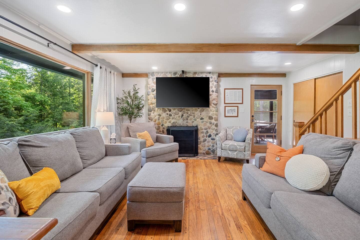 The Lodge at The Narrows Cabins