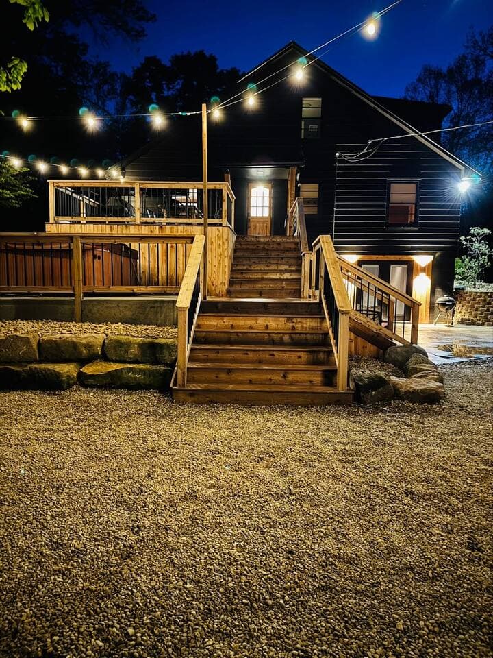 The Lodge at The Narrows Cabins